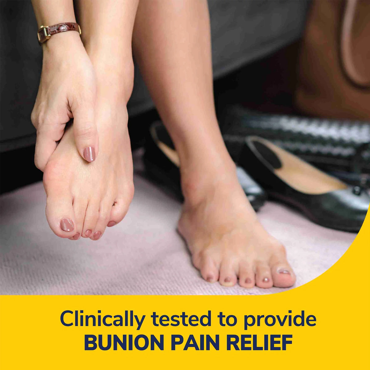แผ่นเจลแบบปรับได้ สำหรับผู้ที่มีภาวะนิ้วหัวแม่เท้าเอียง Dr.Scholl's Bunion Relief and Toe Corrector Massaging Gel Splint